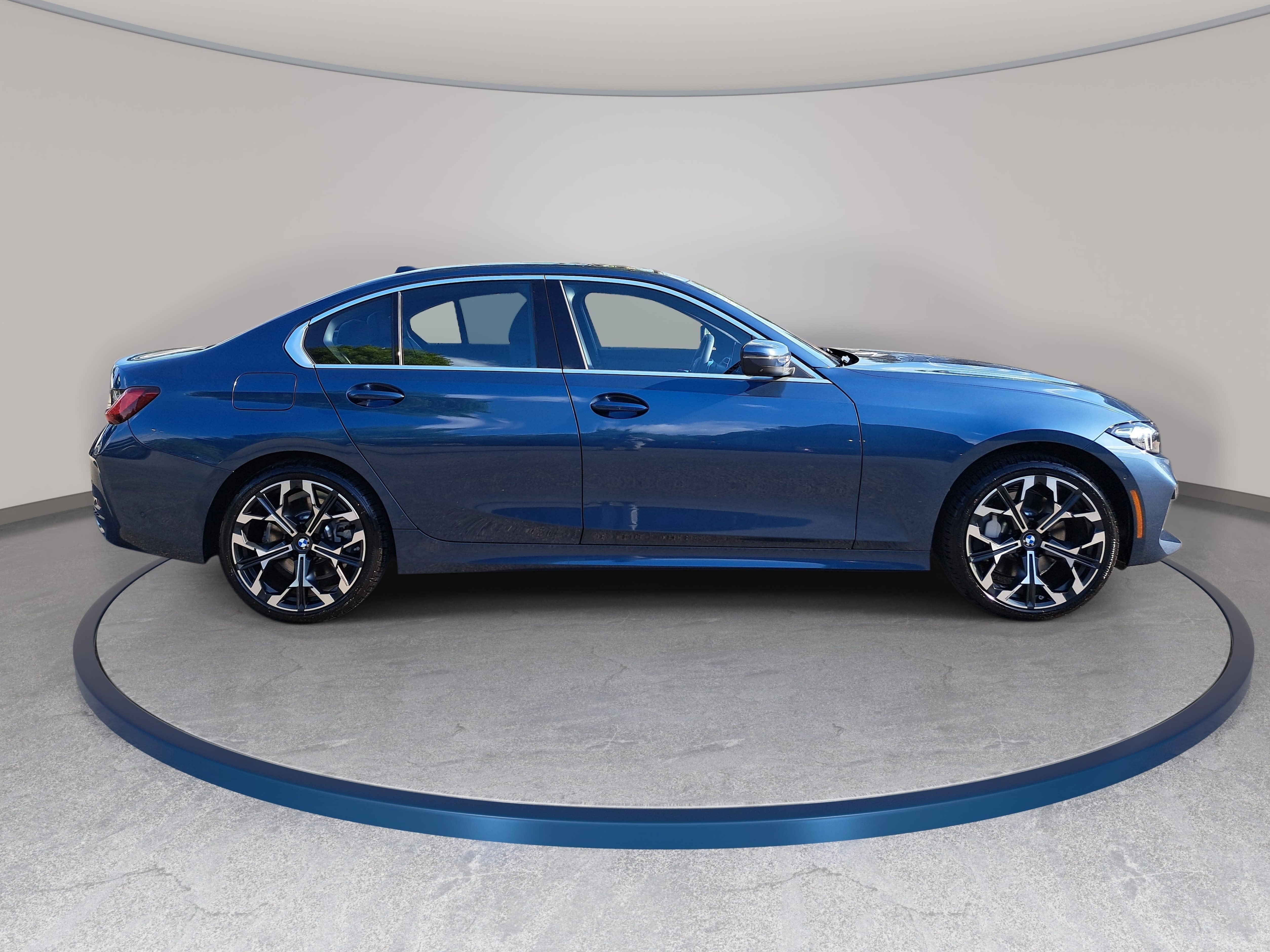 New 2026 BMW 330i xDrive Sedan w/ Premium Package AWD/4WD image 4