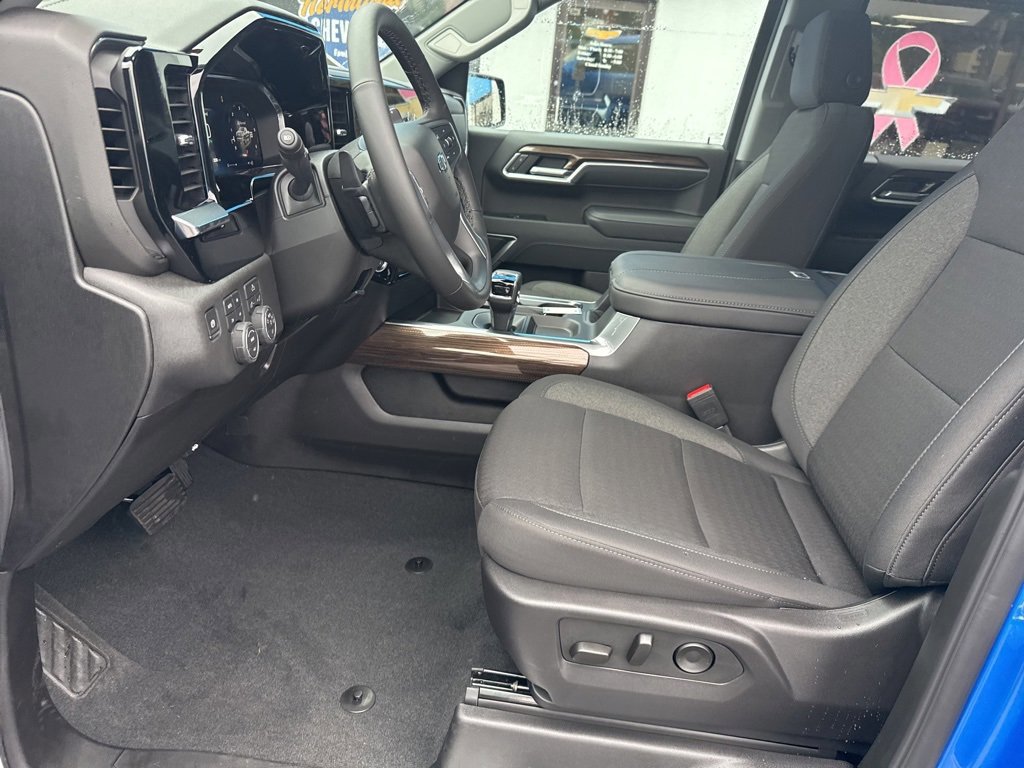 New 2026 Chevrolet Silverado 1500 RST w/ Dark Appearance Package image 16