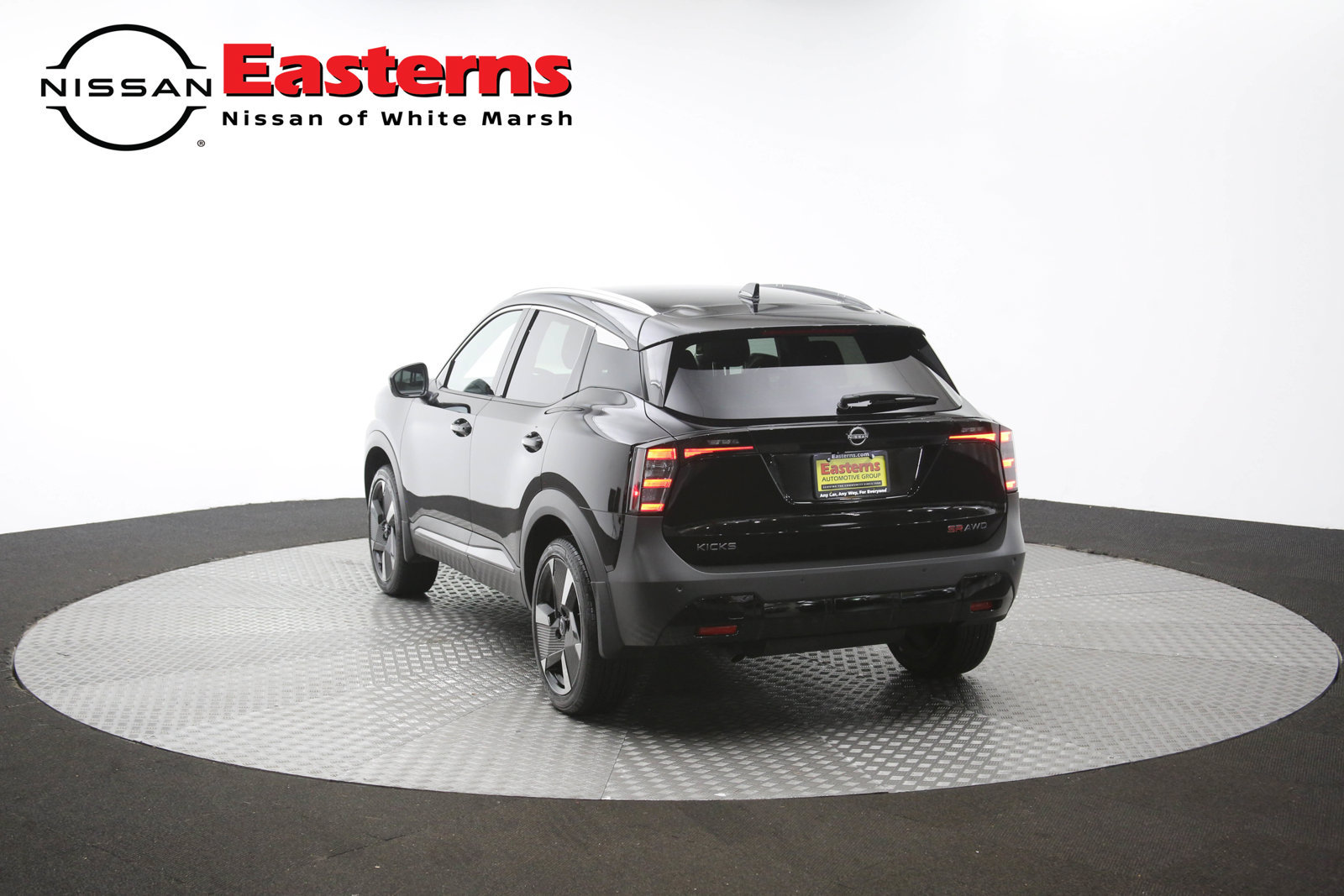 Used 2026 Nissan Kicks SR w/ SR Premium Package AWD/4WD image 37