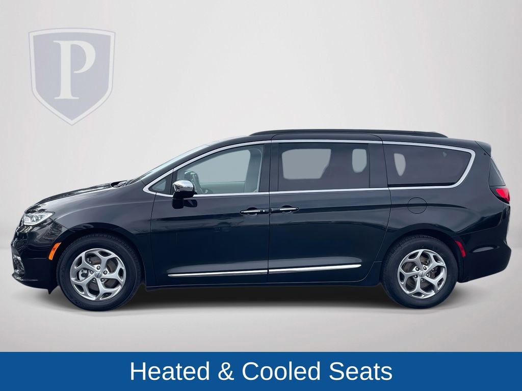 Certified 2023 Chrysler Pacifica Limited image 5