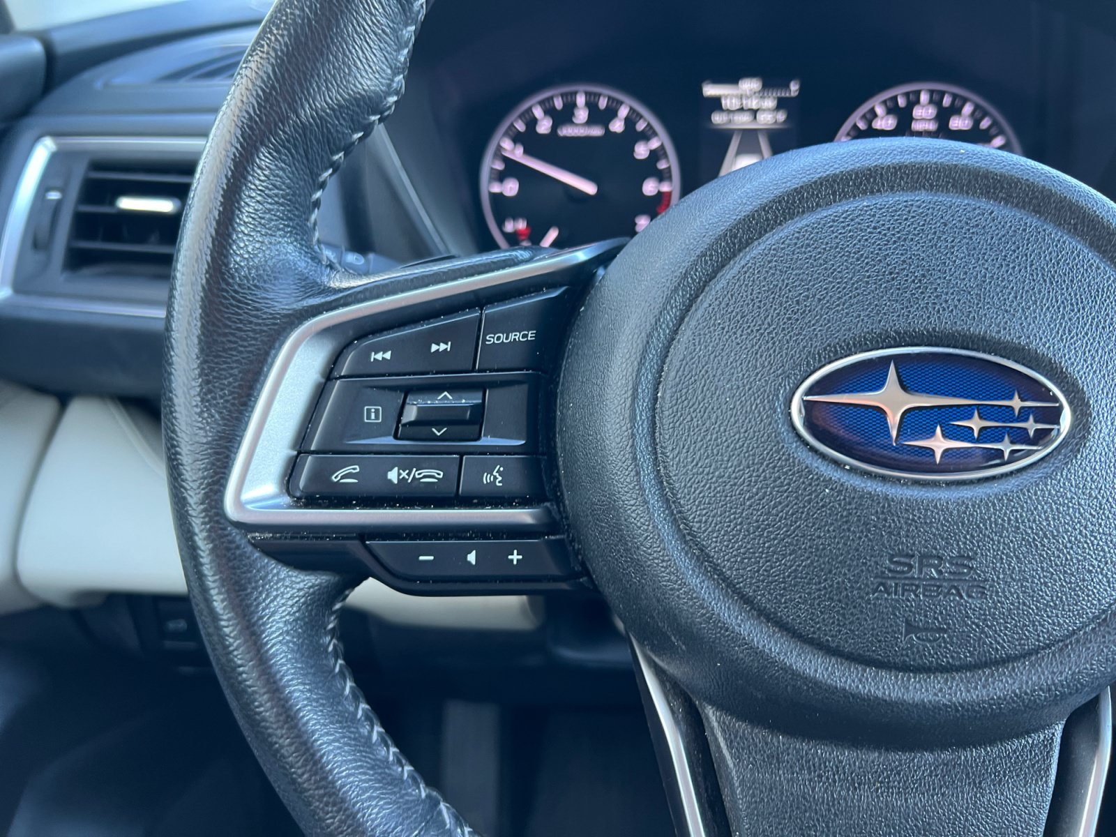 Used 2023 Subaru Ascent Limited AWD/4WD image 29