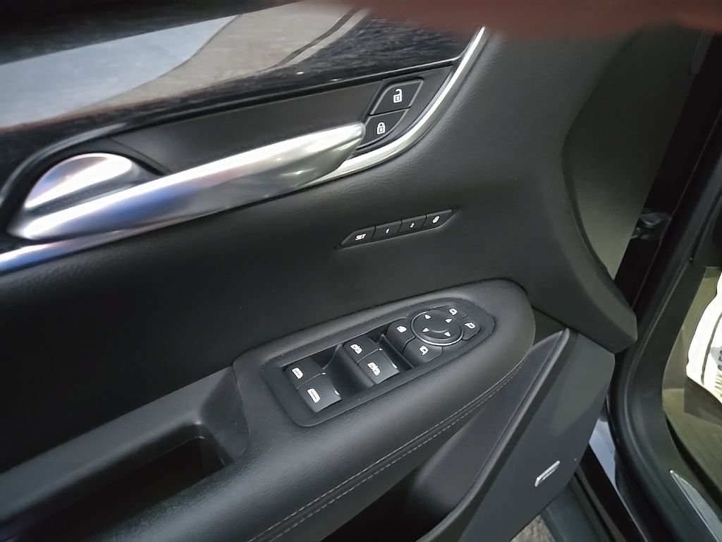 Certified 2022 Cadillac XT5 Premium Luxury w/ LPO, Floor Liner Package AWD/4WD image 16