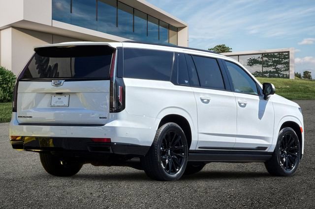 Certified 2023 Cadillac Escalade ESV Sport Platinum w/ LPO, ONYX Package AWD/4WD image 4