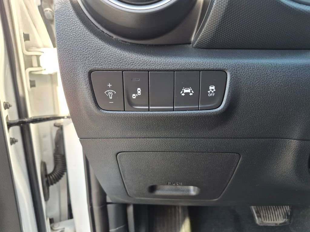 Used 2021 Hyundai Kona SEL Plus AWD/4WD image 12