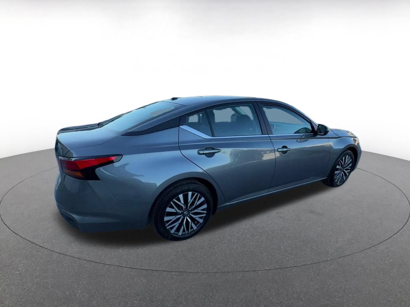 Used 2026 Nissan Altima 2.5 SV FWD image 14