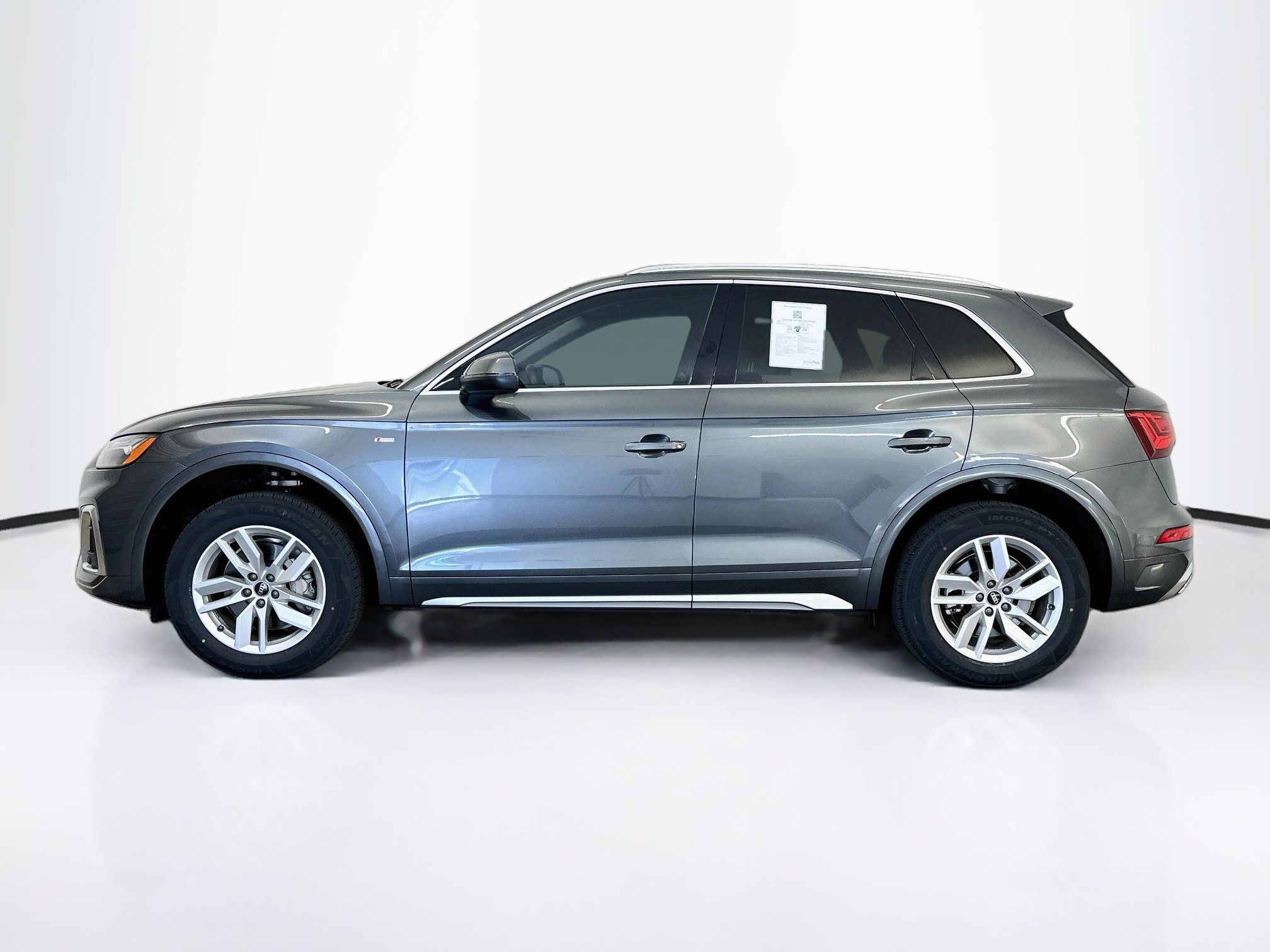 Used 2023 Audi Q5 2.0T Premium w/ Convenience Package AWD/4WD image 4