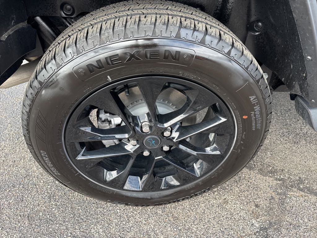 Used 2025 Jeep Wrangler Unlimited Sahara image 11