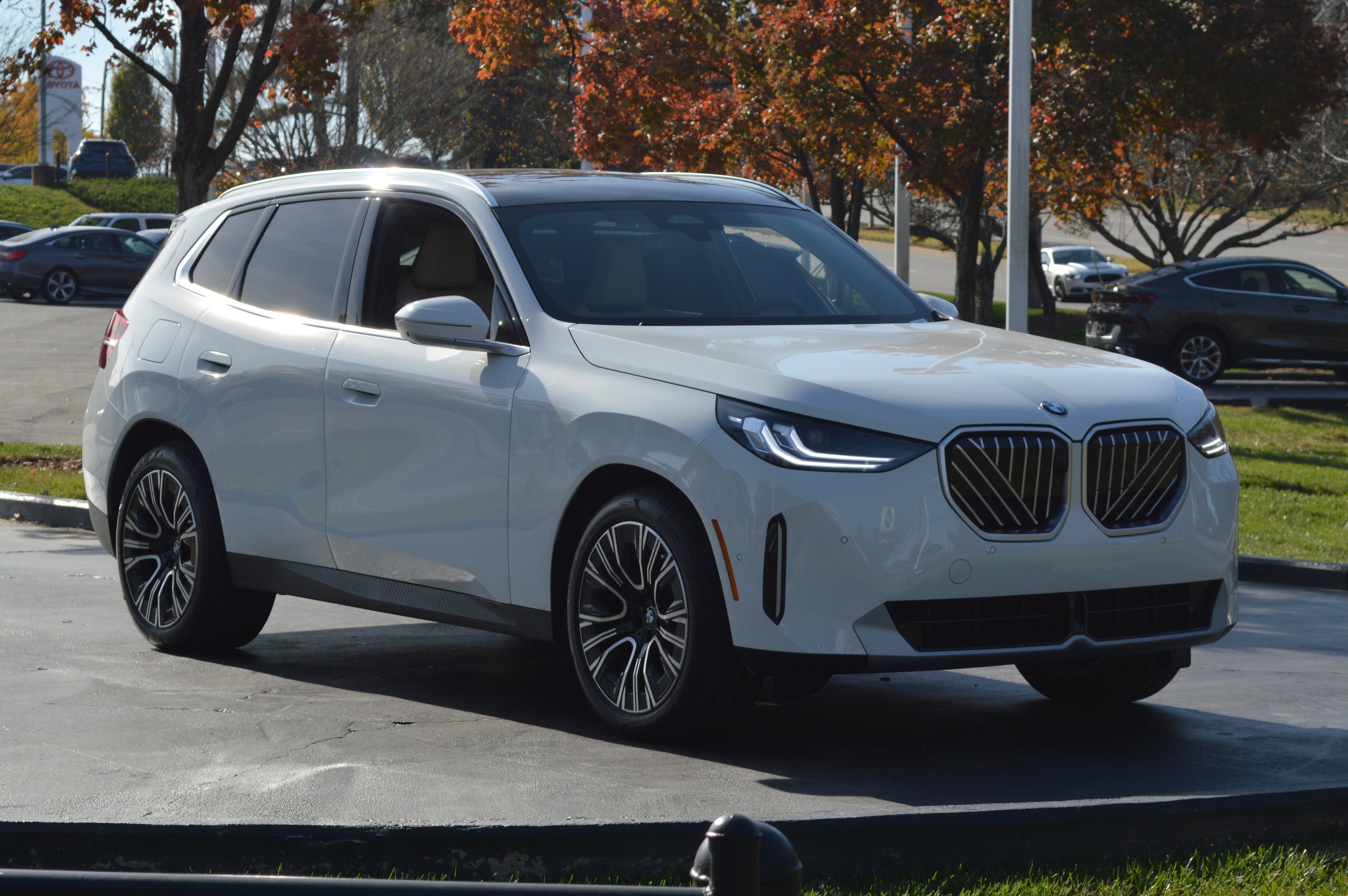 Used 2026 BMW X3 xDrive30 w/ Premium Package image 5