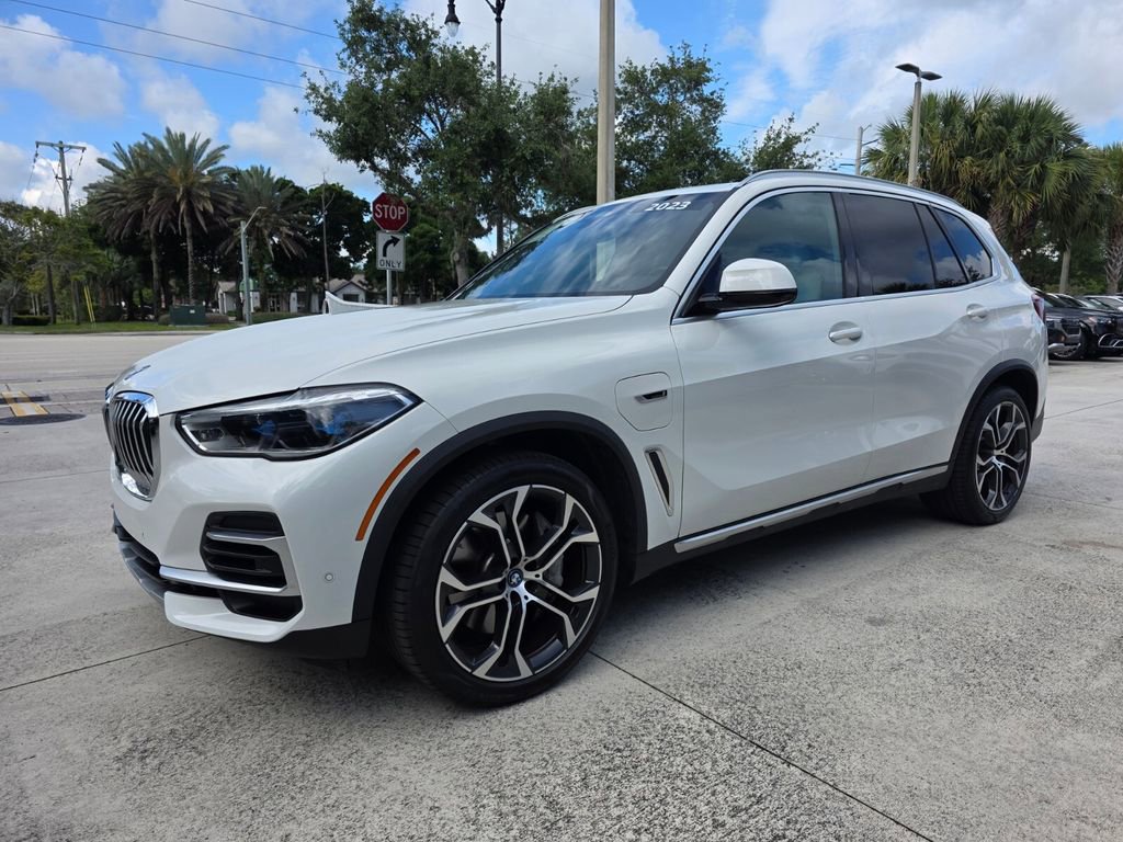 Certified 2023 BMW X5 xDrive45e w/ Executive Package AWD/4WD image 8