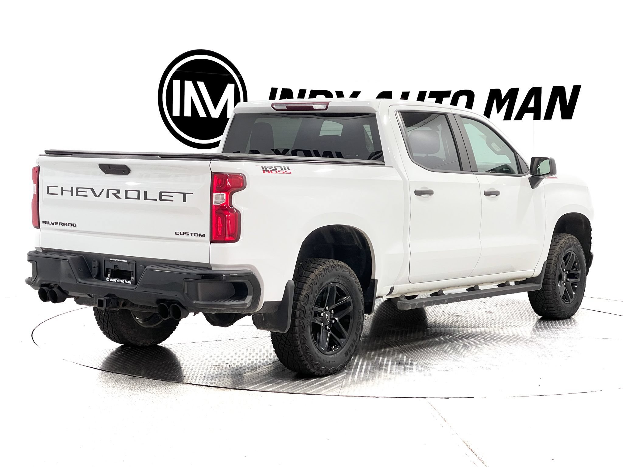 Used 2021 Chevrolet Silverado 1500 Custom Trail Boss w/ LPO, Dark Essentials Package AWD/4WD image 4