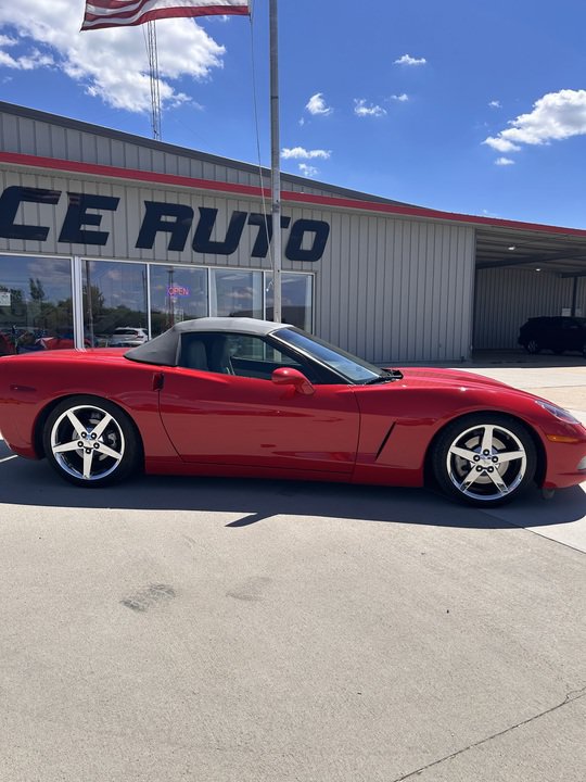 Used 2007 Chevrolet Corvette Convertible w/ Preferred Equipment Group RWD image 3