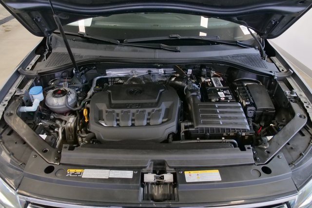 Used 2022 Volkswagen Tiguan SE image 9