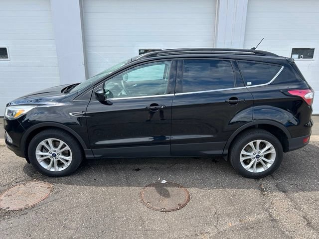 Used 2018 Ford Escape SE w/ SE Sync 3 Package AWD/4WD image 3