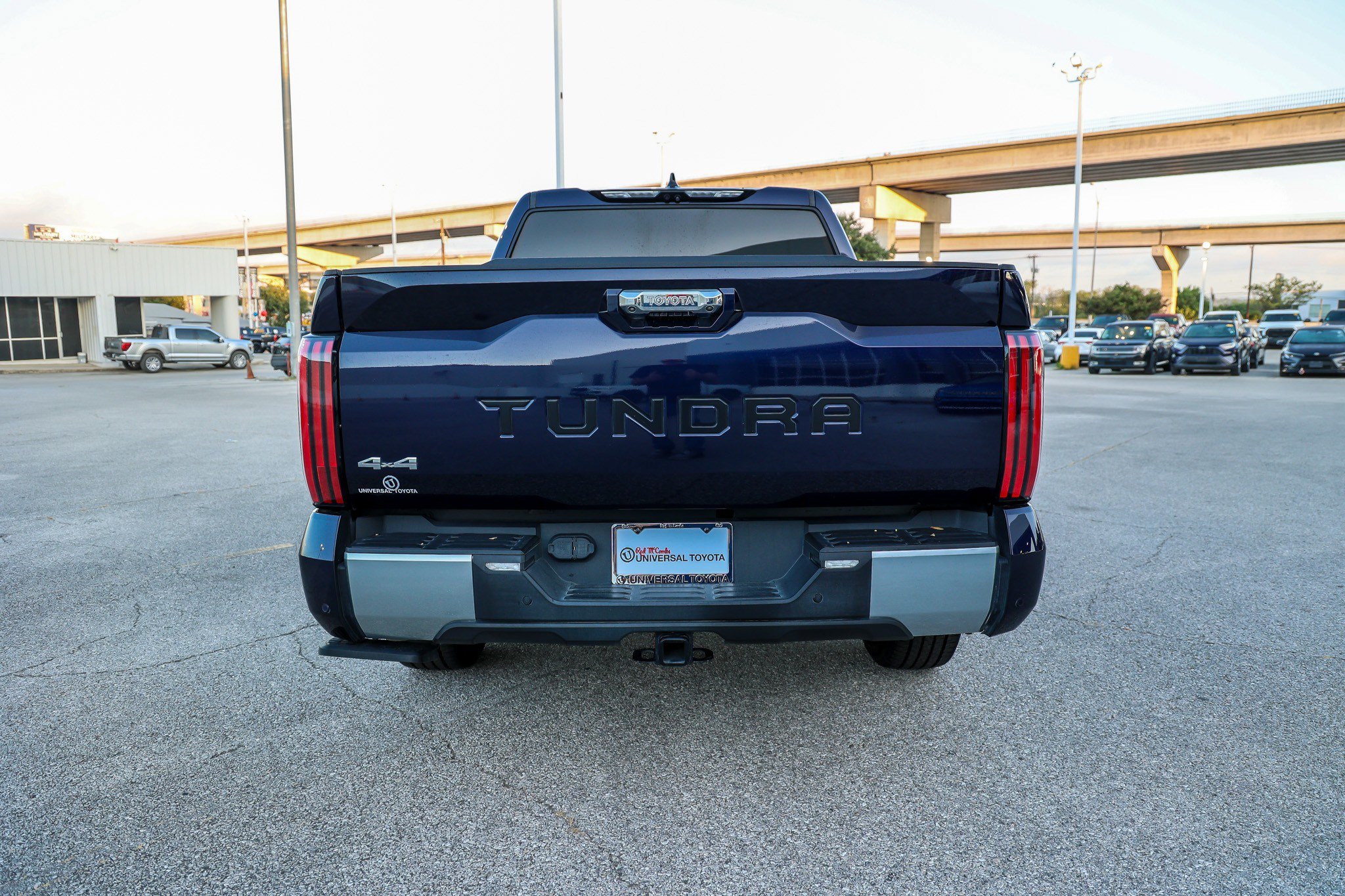 Used 2023 Toyota Tundra Limited AWD/4WD image 9