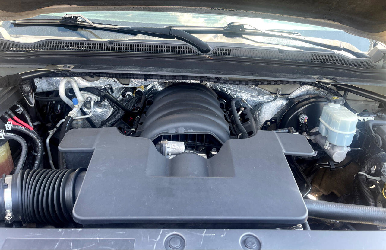 Used 2016 Chevrolet Suburban LT image 25