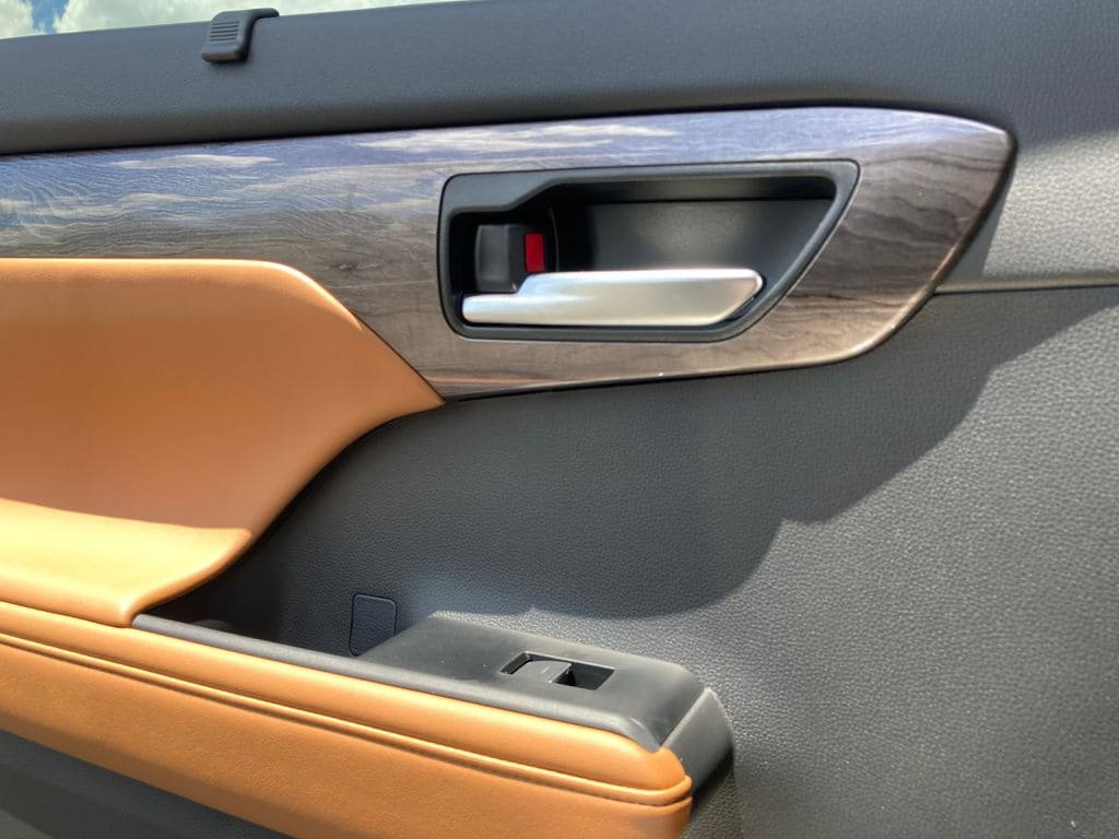 New 2026 Toyota Highlander Platinum AWD/4WD image 14