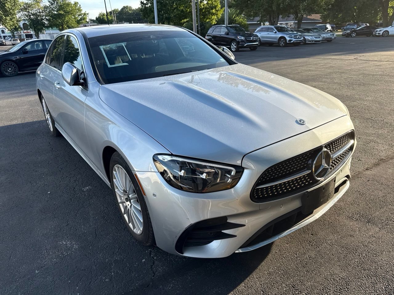 Used 2022 Mercedes-Benz E 350 4MATIC Sedan image 4