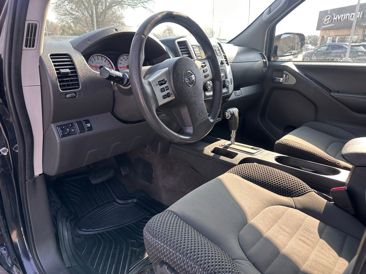 Used 2018 Nissan Frontier Desert Runner image 17