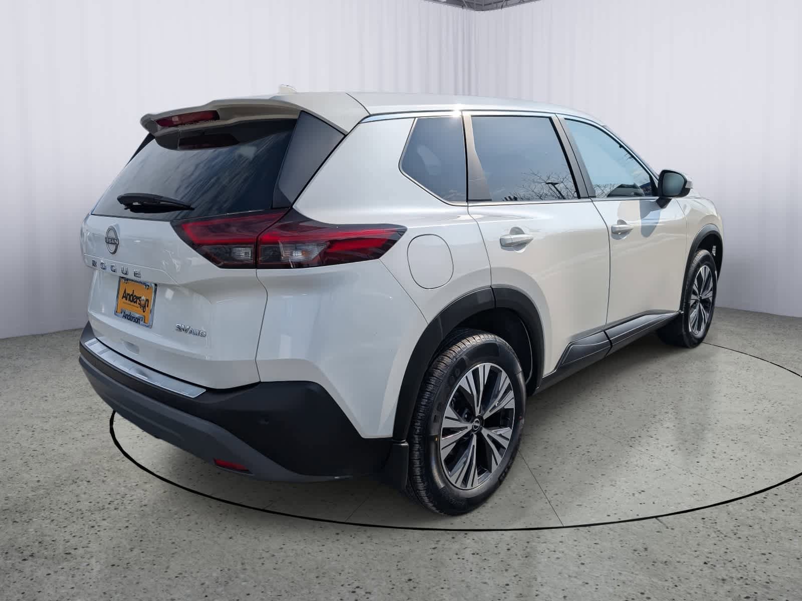 Used 2023 Nissan Rogue SV image 3