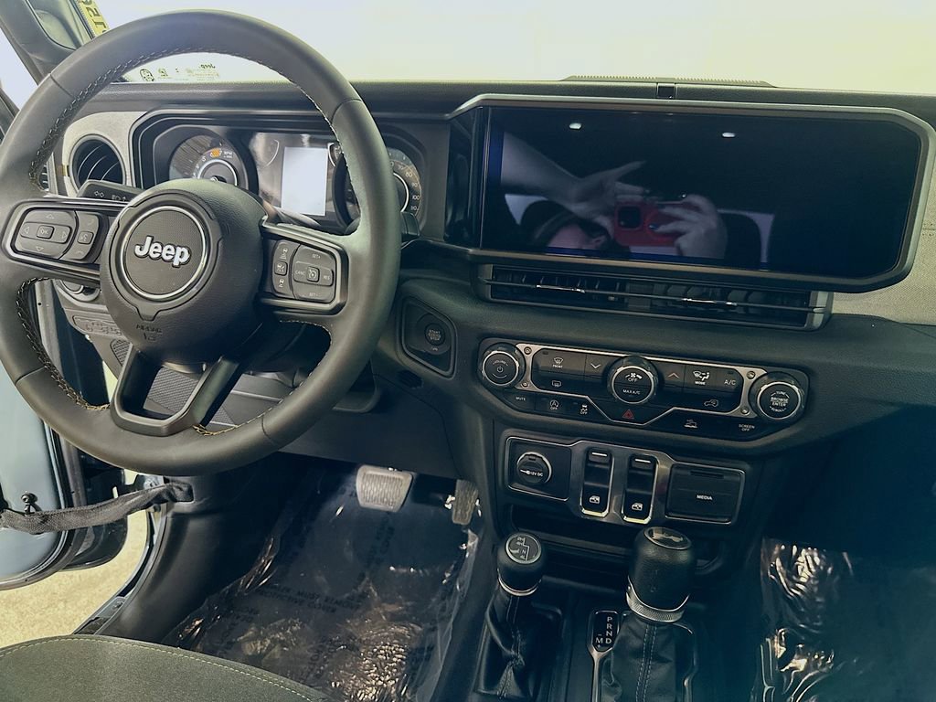 Used 2024 Jeep Wrangler Sport AWD/4WD image 15