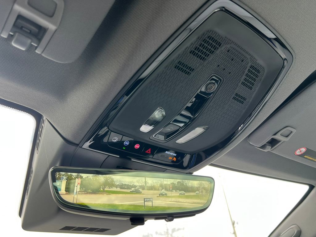 New 2026 Cadillac Optiq Sport 1 w/ LPO, Floor Liner Package AWD/4WD image 27