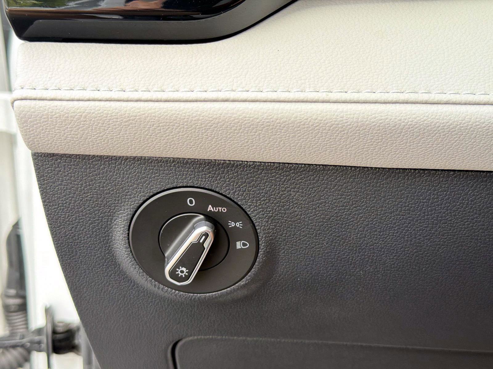 Certified 2025 Volkswagen Taos S image 28