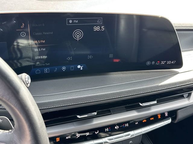 Used 2025 Cadillac XT4 Premium Luxury image 18