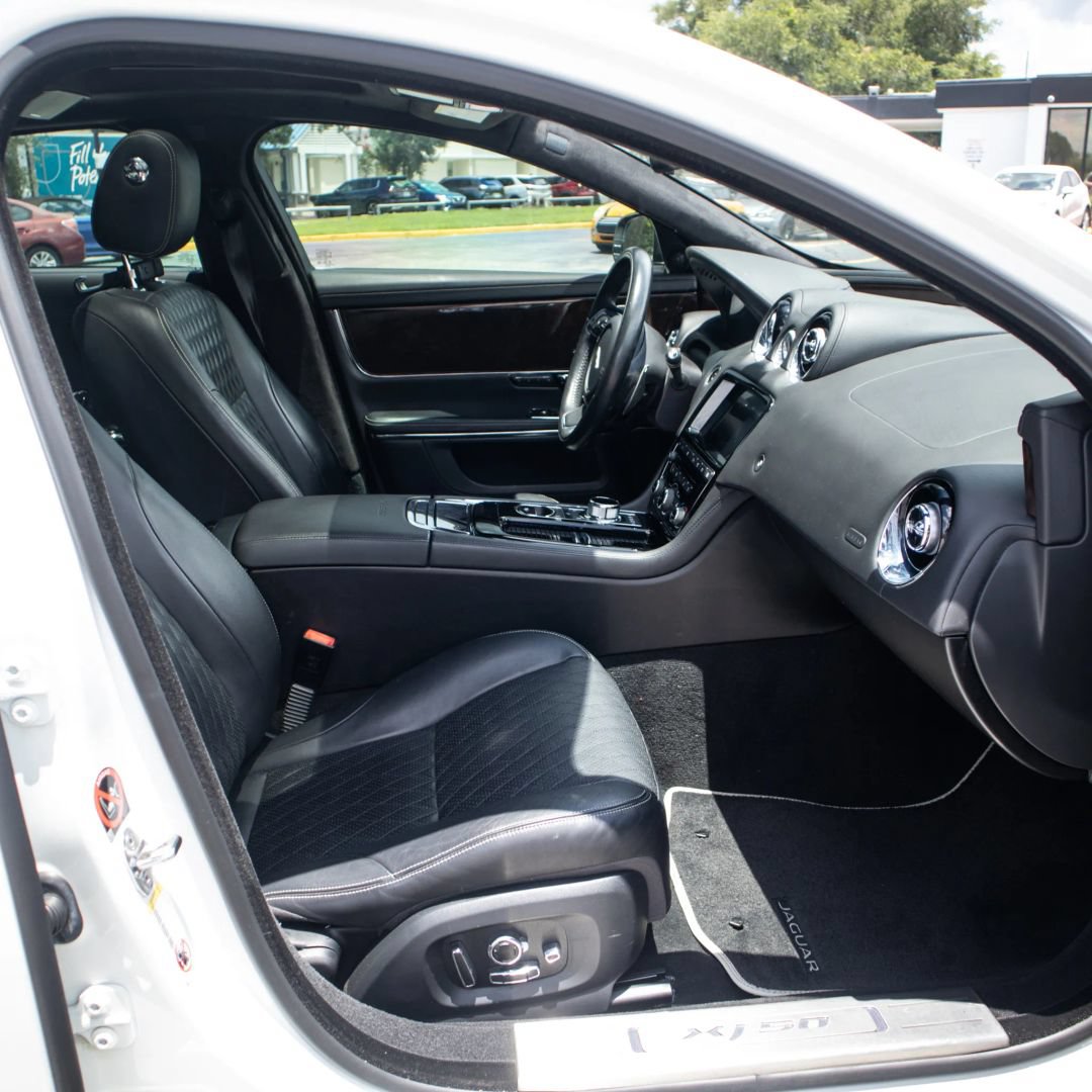 Used 2019 Jaguar XJ L Portfolio RWD image 18