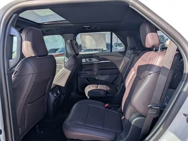 New 2026 Ford Explorer Platinum RWD image 7
