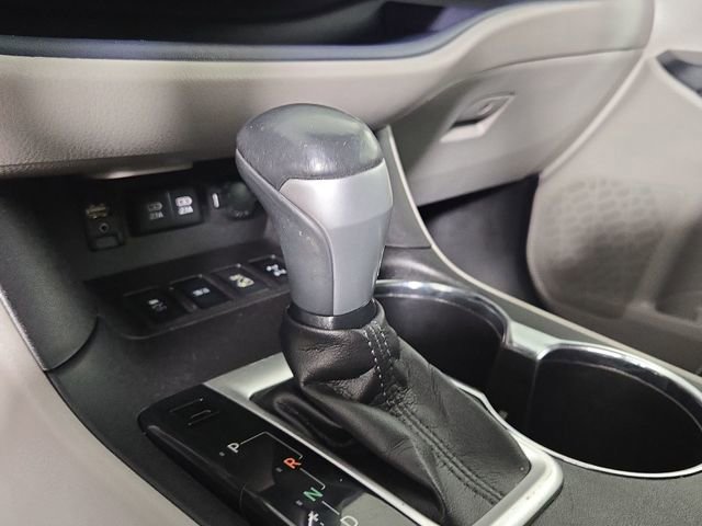Used 2017 Toyota Highlander XLE AWD/4WD image 21