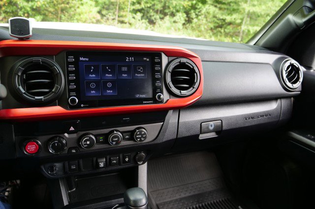 Used 2020 Toyota Tacoma TRD Sport image 12