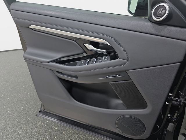 Used 2023 Land Rover Range Rover Evoque R-Dynamic SE image 27