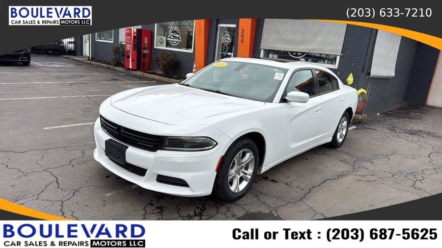Used 2022 Dodge Charger SXT w/ Leather Interior Group RWD image 3