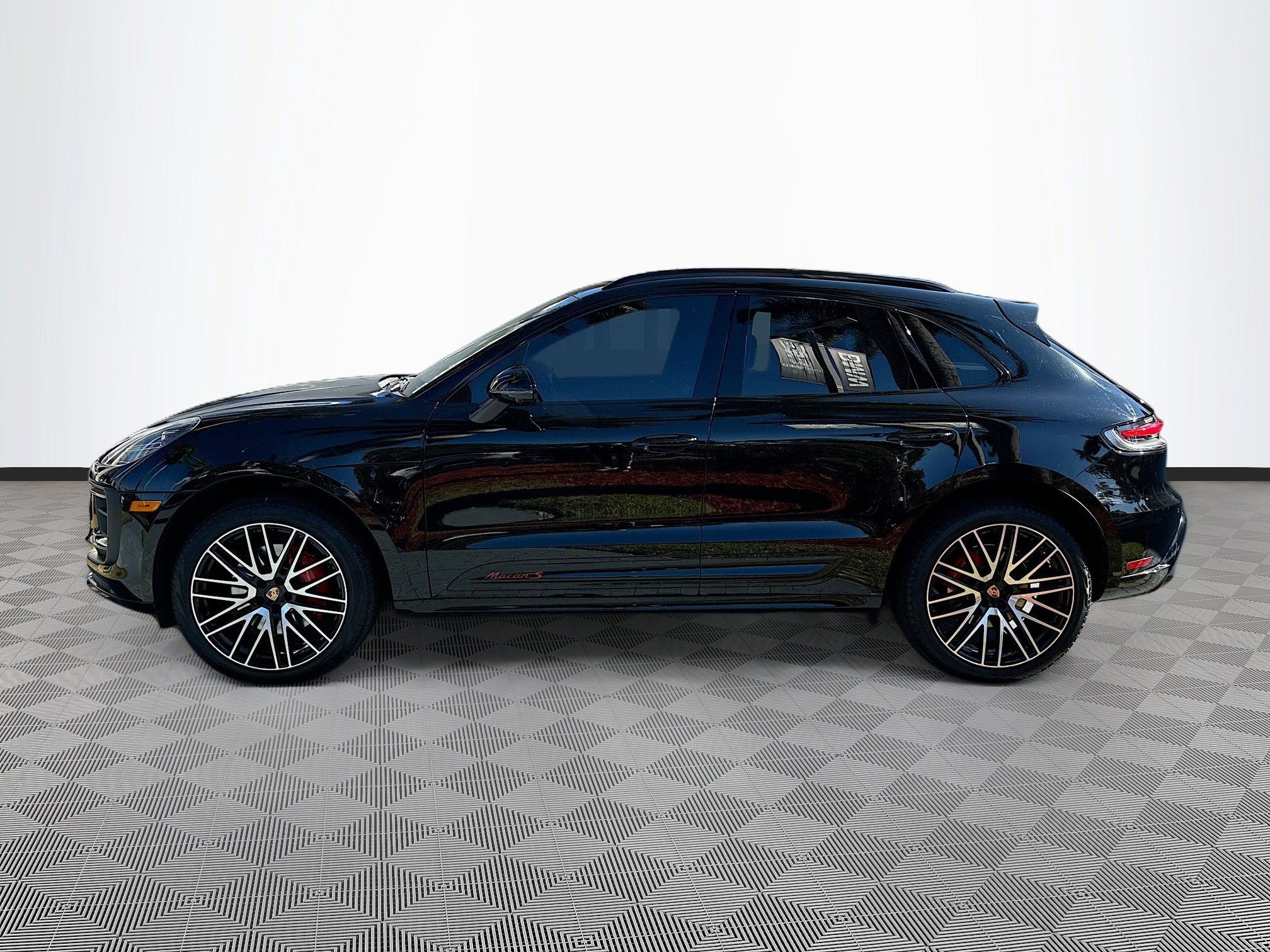Used 2024 Porsche Macan S image 4