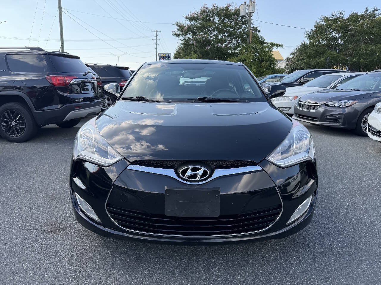 Used 2016 Hyundai Veloster w/ Option Group 02 FWD image 2