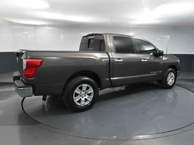 Used 2018 Nissan Titan SV AWD/4WD image 4