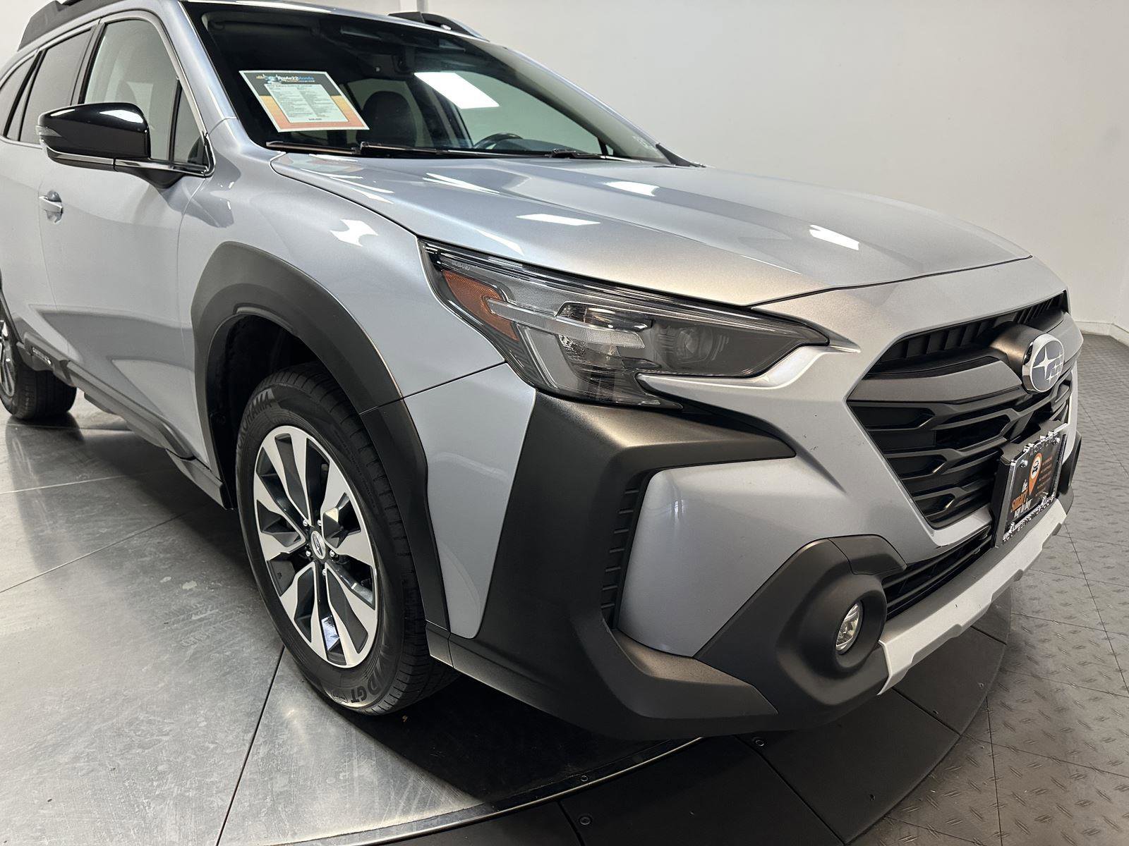 Used 2023 Subaru Outback Limited AWD/4WD image 3