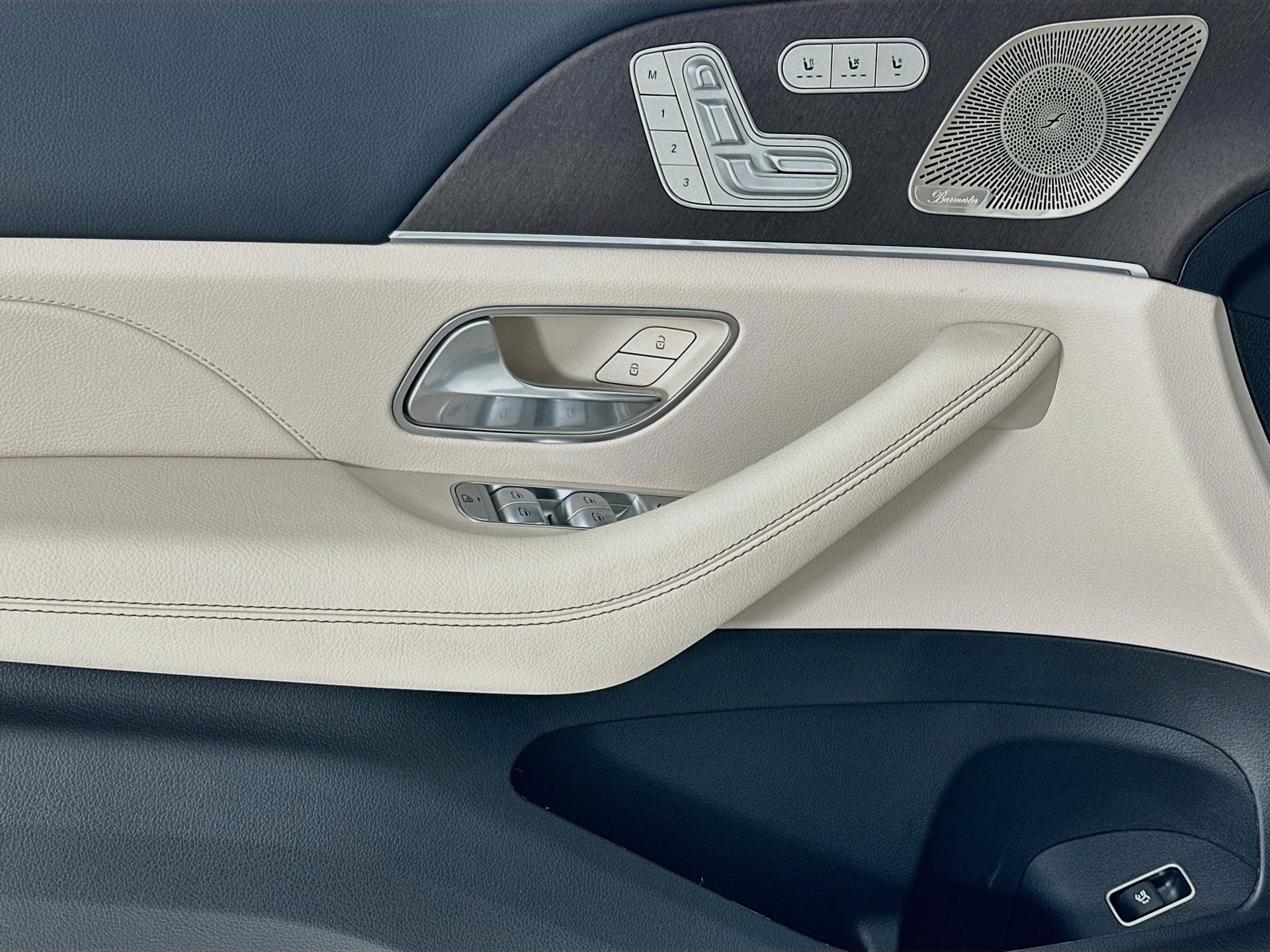 New 2027 Mercedes-Benz GLS 450 4MATIC image 18