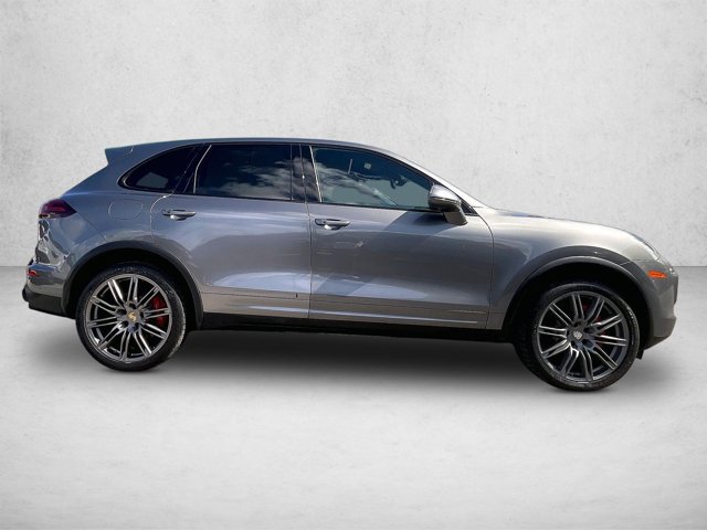 Used 2016 Porsche Cayenne Turbo AWD/4WD image 5