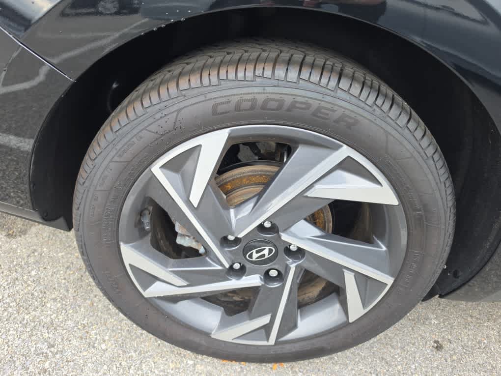 Used 2024 Hyundai Elantra Limited FWD image 13