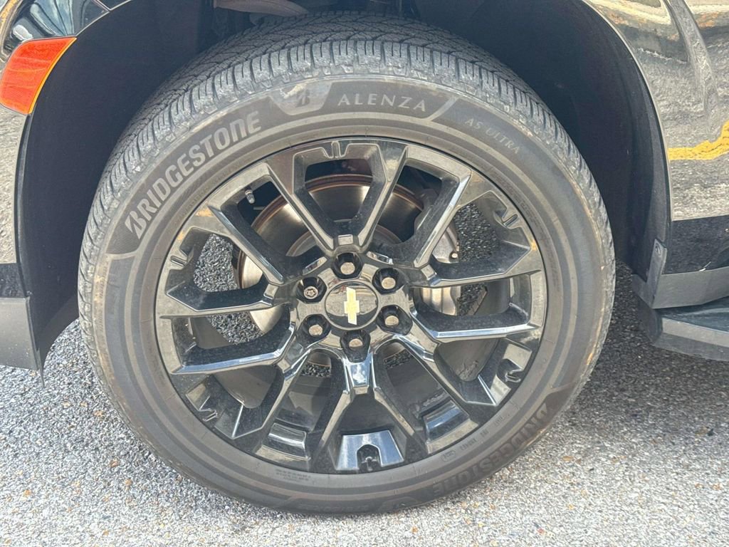 Used 2022 Chevrolet Tahoe LT w/ Luxury Package AWD/4WD image 4