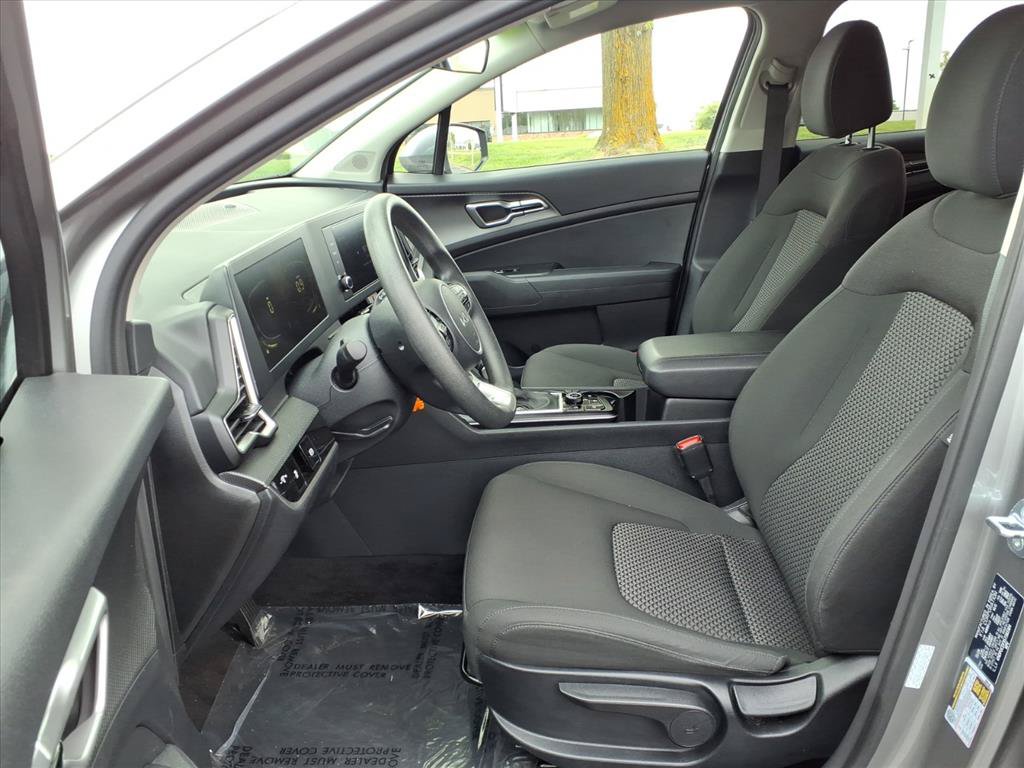 Used 2025 Kia Sportage LX AWD/4WD image 25