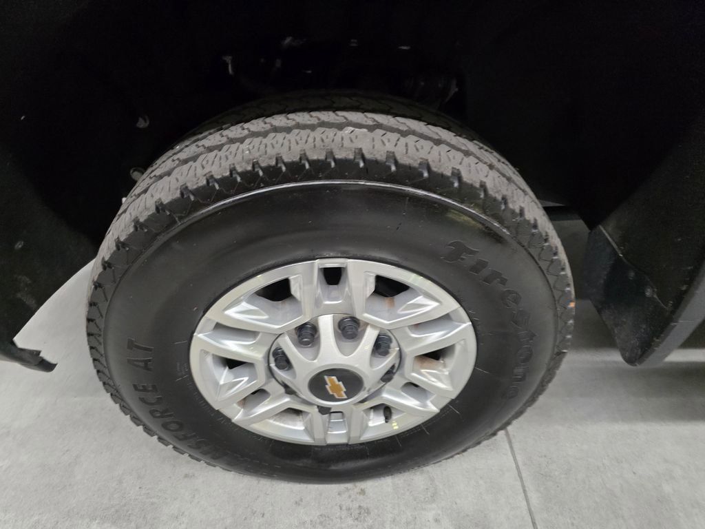 Used 2025 Chevrolet Silverado 2500 LT w/ Convenience Package image 12