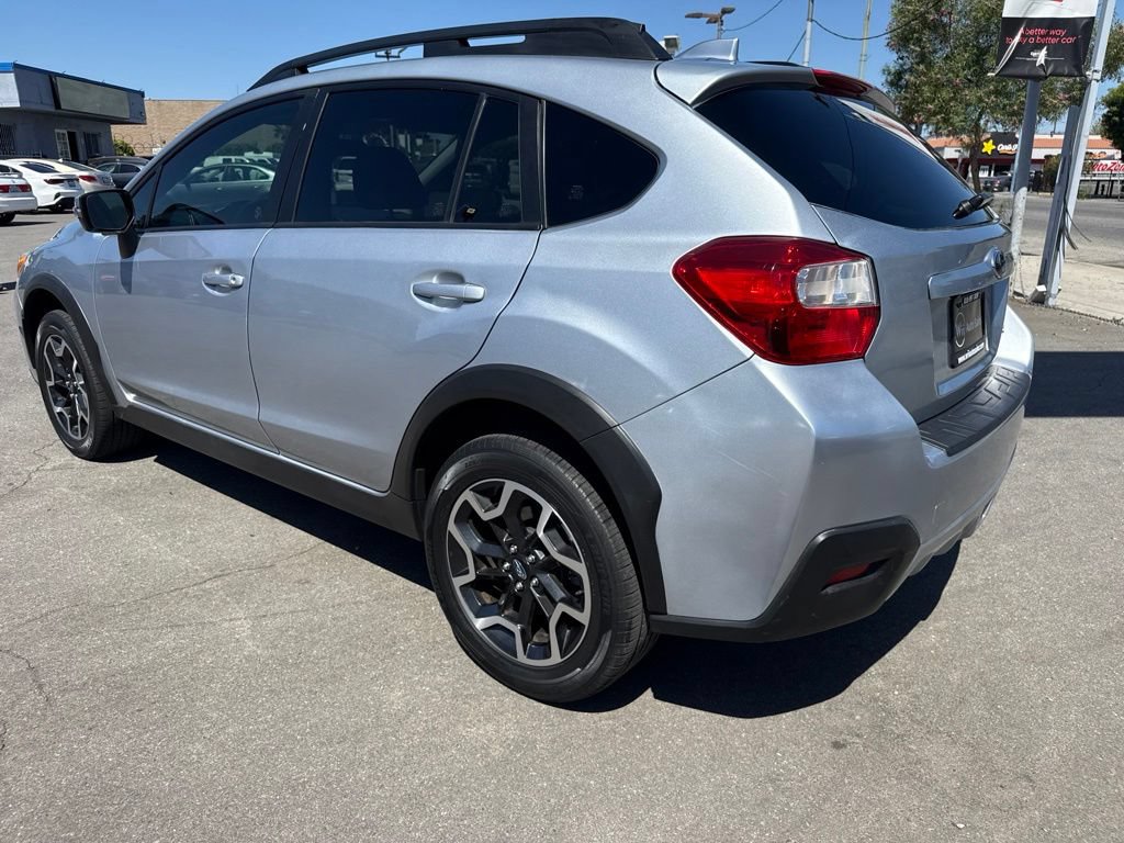Used 2017 Subaru Crosstrek 2.0i Limited AWD/4WD image 4