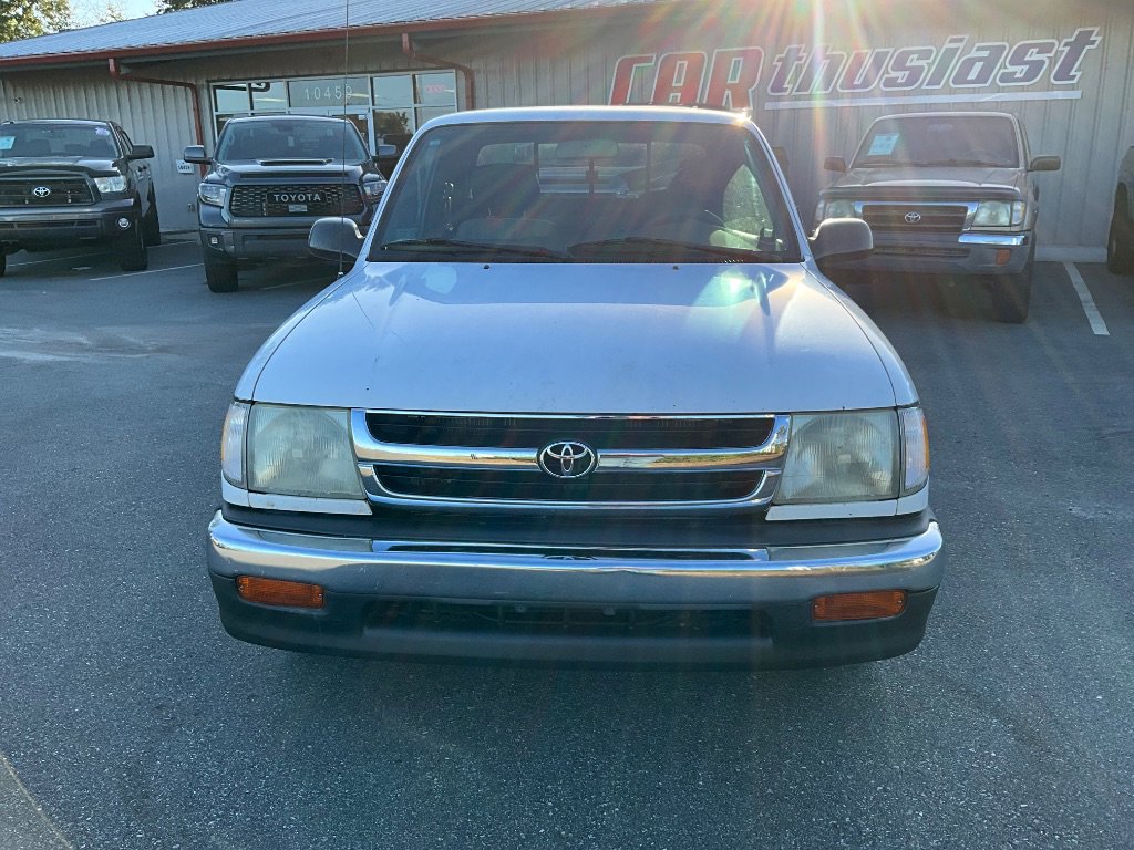 Used 2000 Toyota Tacoma w/ SR5 Package image 8