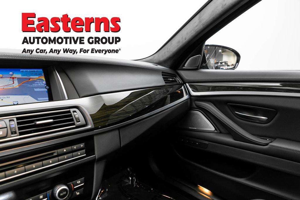 Used 2015 BMW M5 RWD image 31