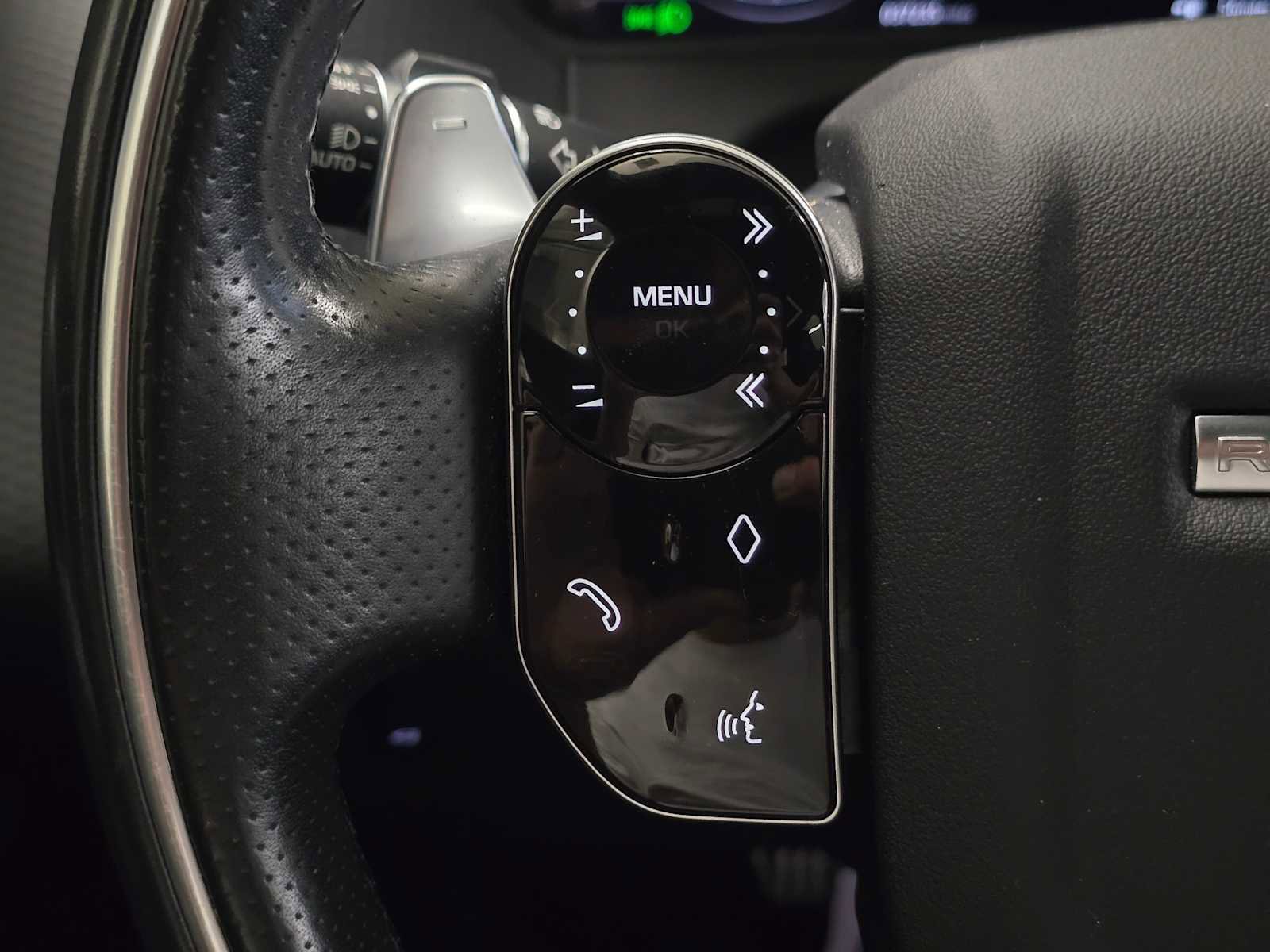 Used 2020 Land Rover Range Rover Velar R-Dynamic S image 32