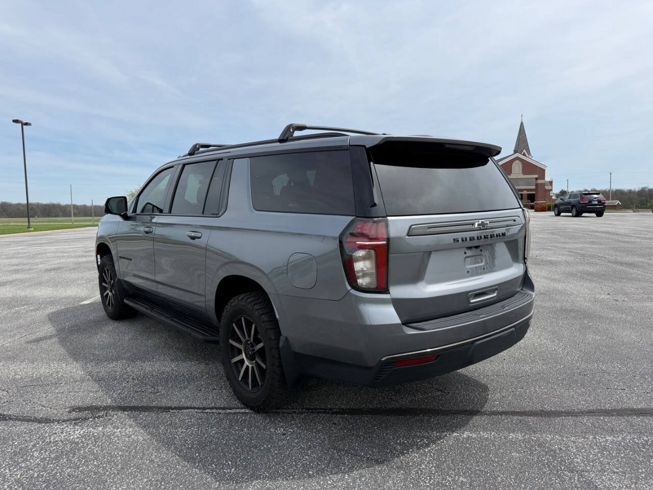 Used 2021 Chevrolet Suburban RST w/ Luxury Package AWD/4WD image 8