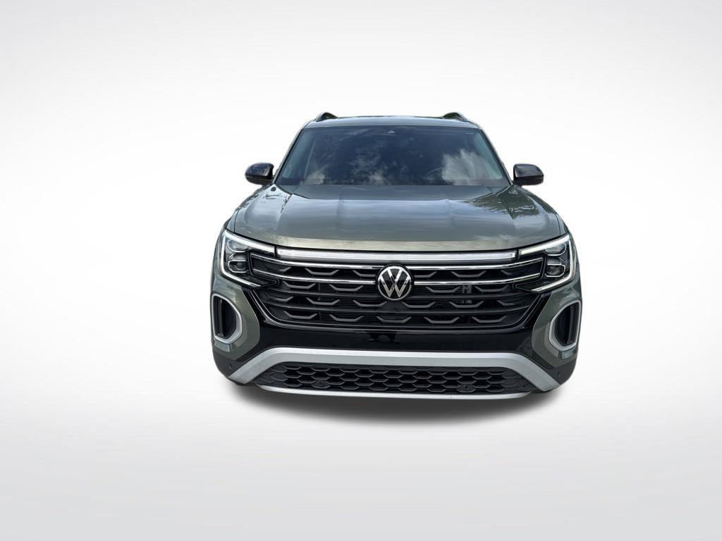 Certified 2024 Volkswagen Atlas Peak Edition SE AWD/4WD image 3