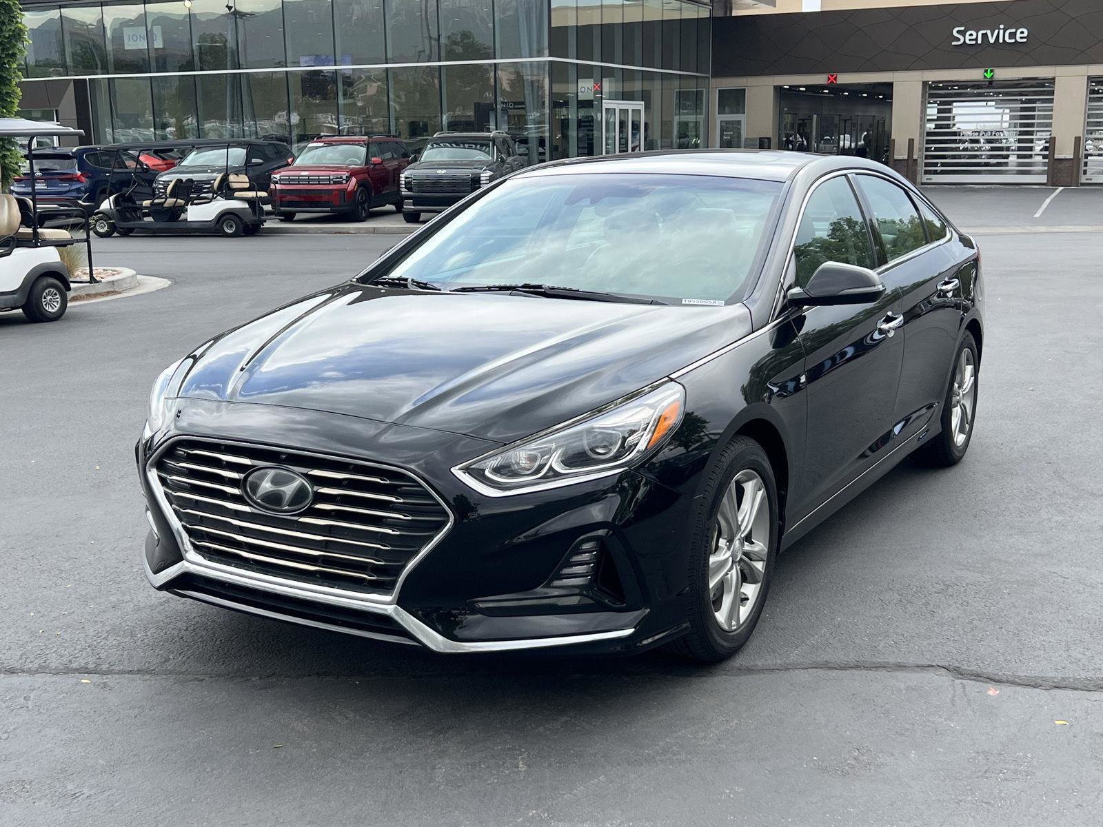 Used 2018 Hyundai Sonata Limited w/ Limited Ultimate Package 03 FWD image 2